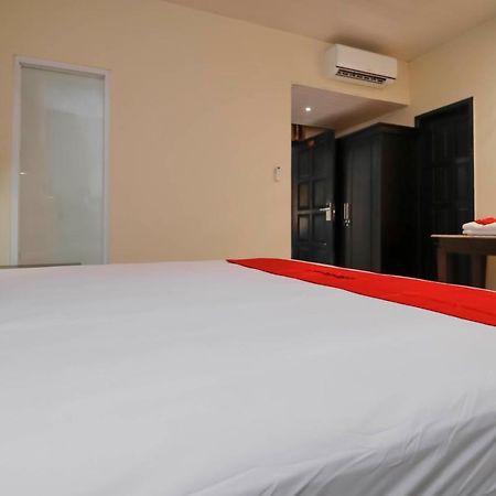 Reddoorz Plus Near Halim Perdanakusuma 2 Джакарта Екстер'єр фото