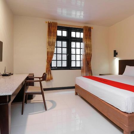 Reddoorz Plus Near Halim Perdanakusuma 2 Джакарта Екстер'єр фото