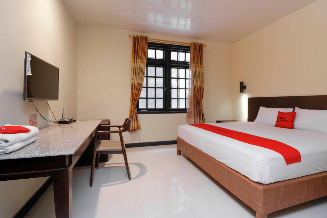 Reddoorz Plus Near Halim Perdanakusuma 2 Джакарта Екстер'єр фото