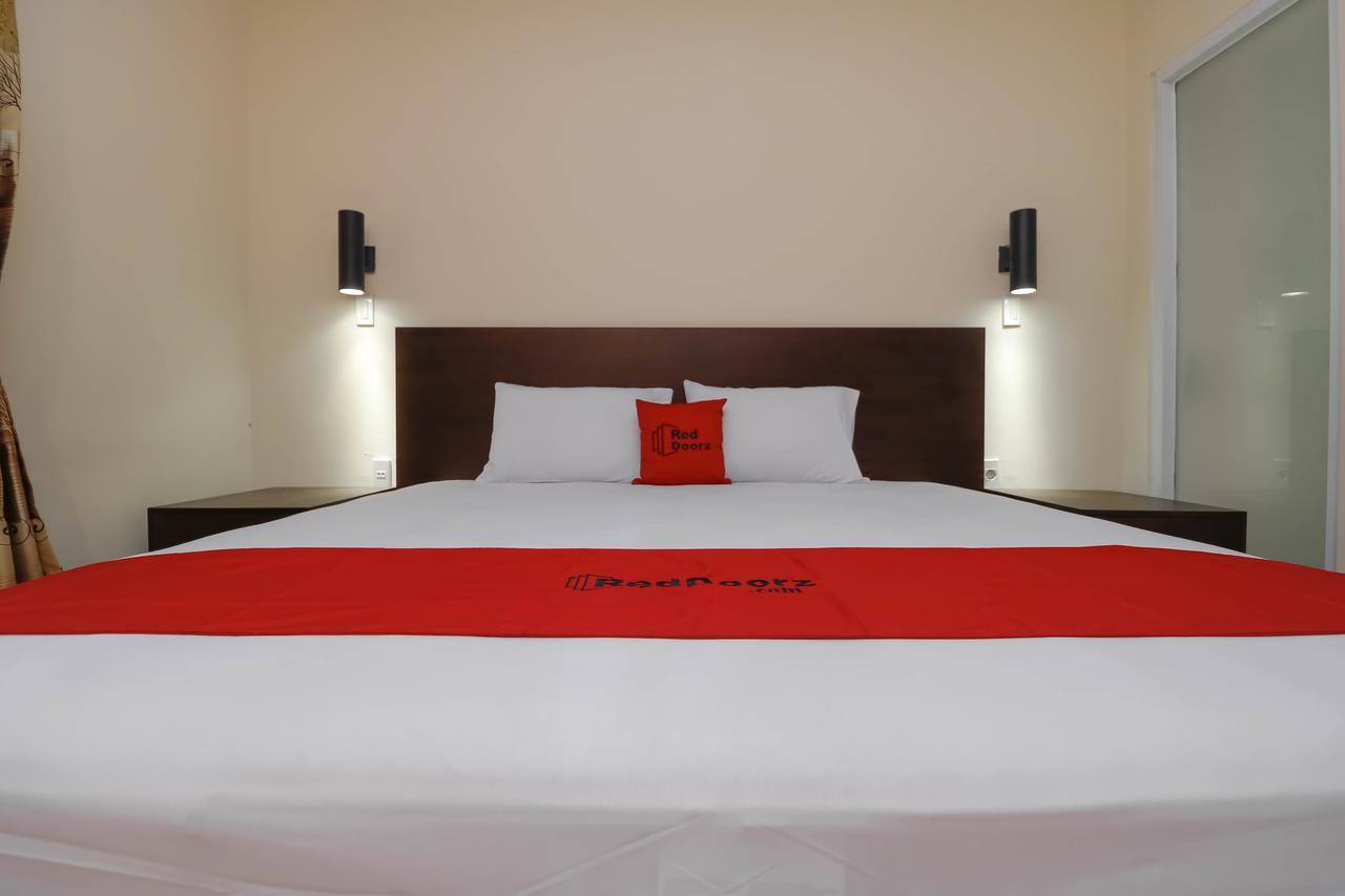 Reddoorz Plus Near Halim Perdanakusuma 2 Джакарта Екстер'єр фото