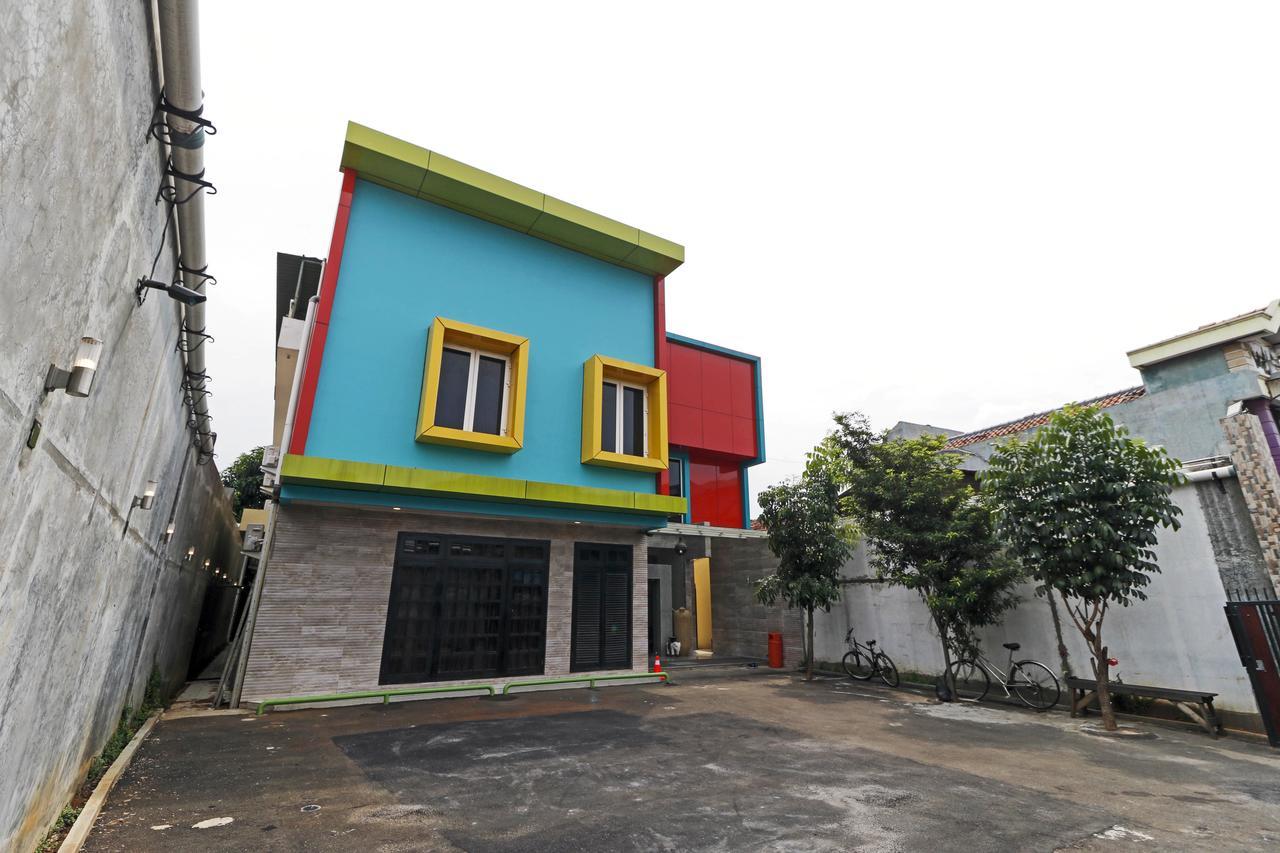 Reddoorz Plus Near Halim Perdanakusuma 2 Джакарта Екстер'єр фото