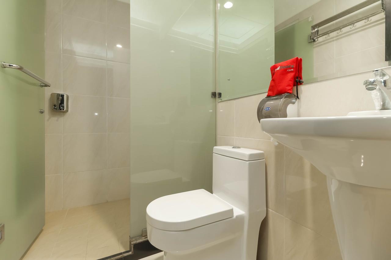 Reddoorz Plus Near Halim Perdanakusuma 2 Джакарта Екстер'єр фото