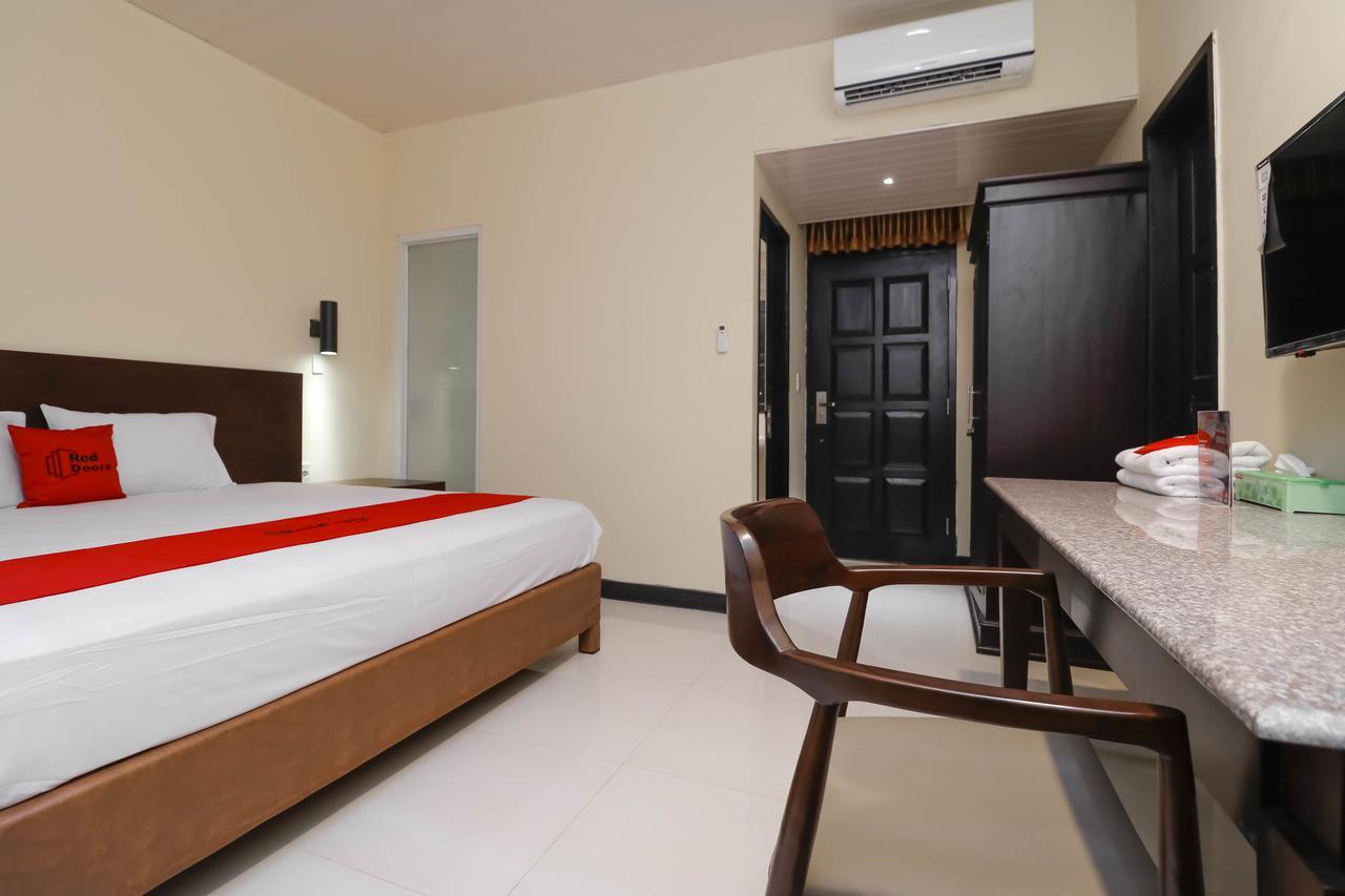 Reddoorz Plus Near Halim Perdanakusuma 2 Джакарта Екстер'єр фото
