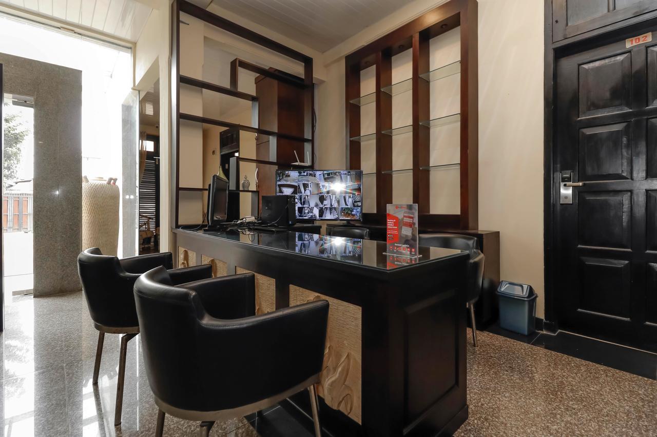 Reddoorz Plus Near Halim Perdanakusuma 2 Джакарта Екстер'єр фото