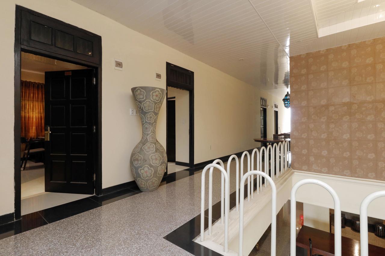 Reddoorz Plus Near Halim Perdanakusuma 2 Джакарта Екстер'єр фото