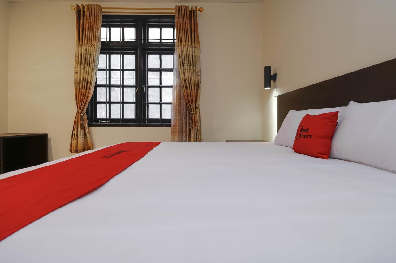 Reddoorz Plus Near Halim Perdanakusuma 2 Джакарта Екстер'єр фото