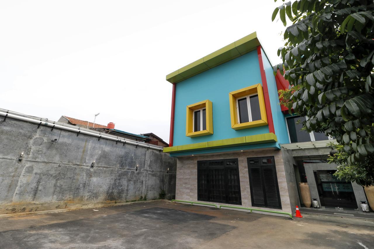 Reddoorz Plus Near Halim Perdanakusuma 2 Джакарта Екстер'єр фото